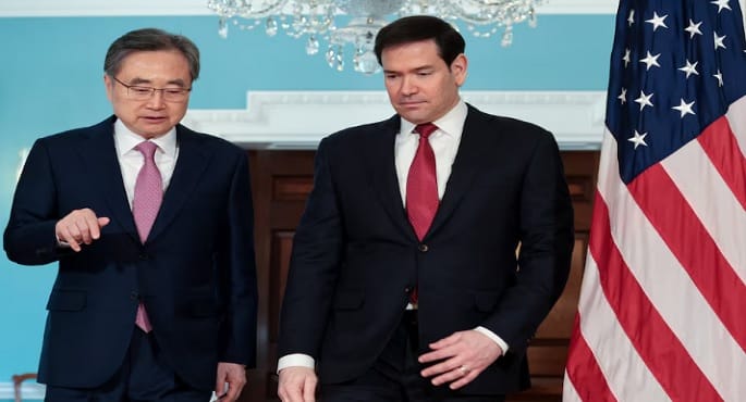 وزيرا خارجية سول وواشنطن يؤكدان أهمية مضيق هرمز للاقتصاد العالمي