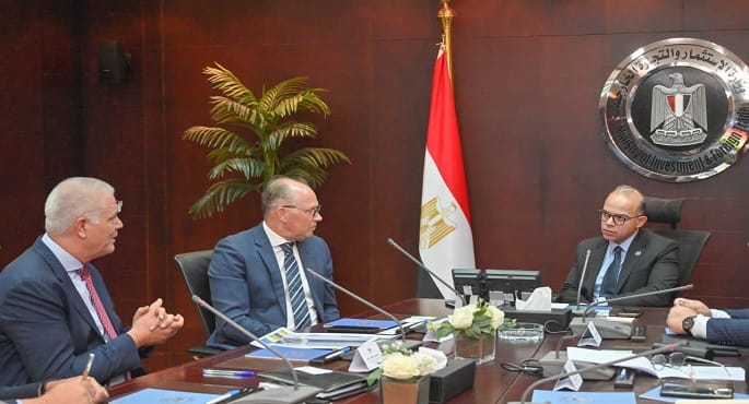 وزير الاستثمار يبحث مع تحالف دولي مشروعات الطاقة النظيفة ومراكز البيانات العالمية