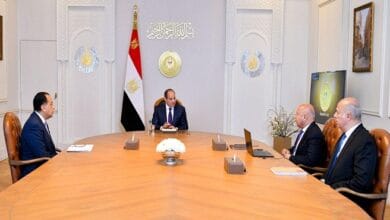 الرئيس السيسي يؤكد ضرورة الالتزام بالجداول الزمنية ومعايير الجودة في مشروعات وزارة النقل