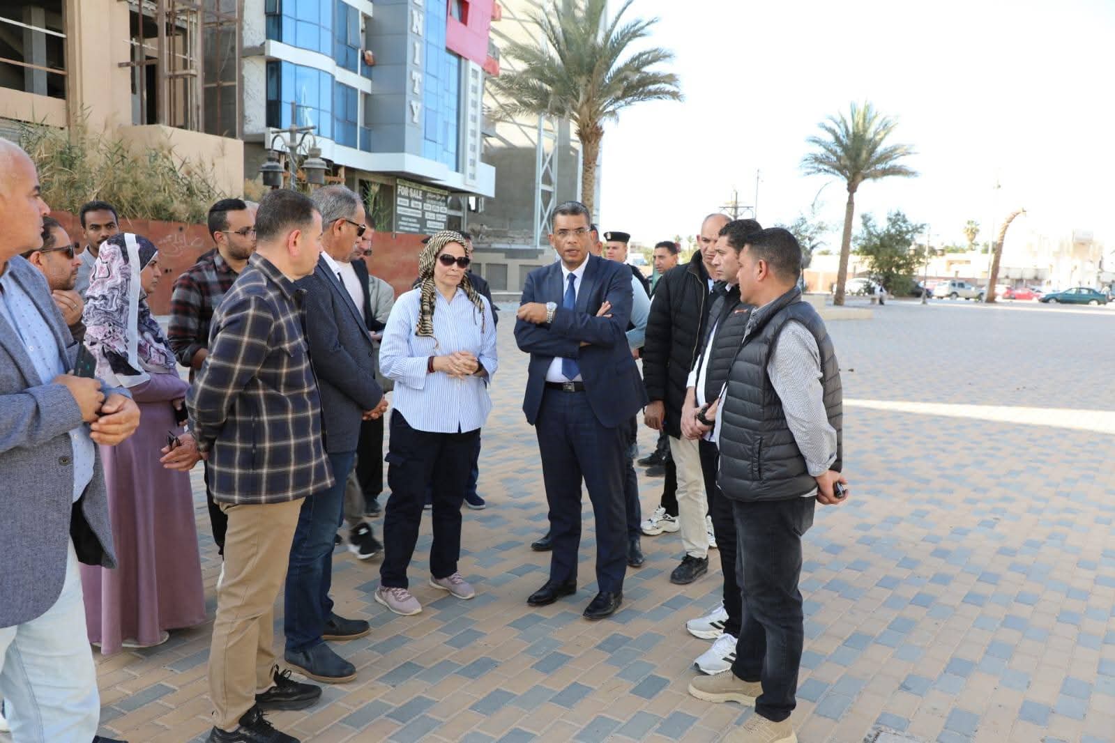 محافظ البحر الأحمر يوجه بتكثيف أعمال النظافة ورفع كفاءة الممشى السياحي بالغردقة