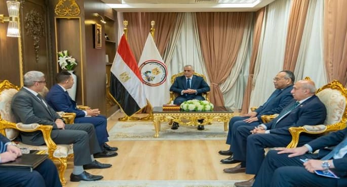 وزير الإنتاج الحربي يبحث مع تاليس مصر التعاون في مجال الإلكترونيات والاتصالات العسكرية