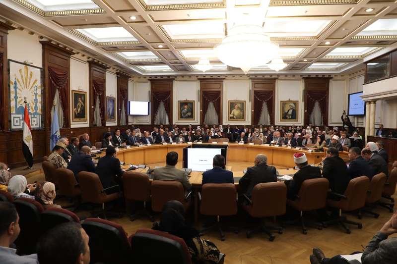 محافظ القاهرة يوجه بحملات رقابية لضبط الأسعار ومنع الاحتكار