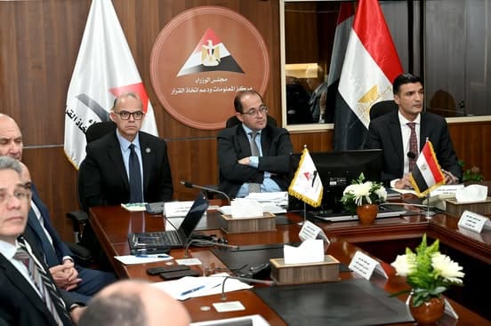 وزراء يبحثون توصيات تنمية صناعة السيارات لتعزيز المكون المحلي والصادرات