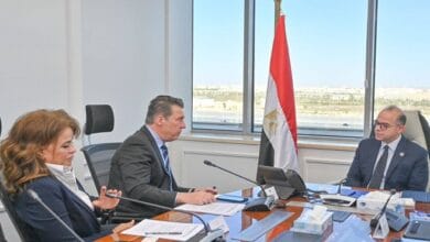 وزير الاستثمار يبحث مع البنك الأوروبي لإعادة الإعمار والتنمية توسيع الشراكة وصناديق الاستثمار