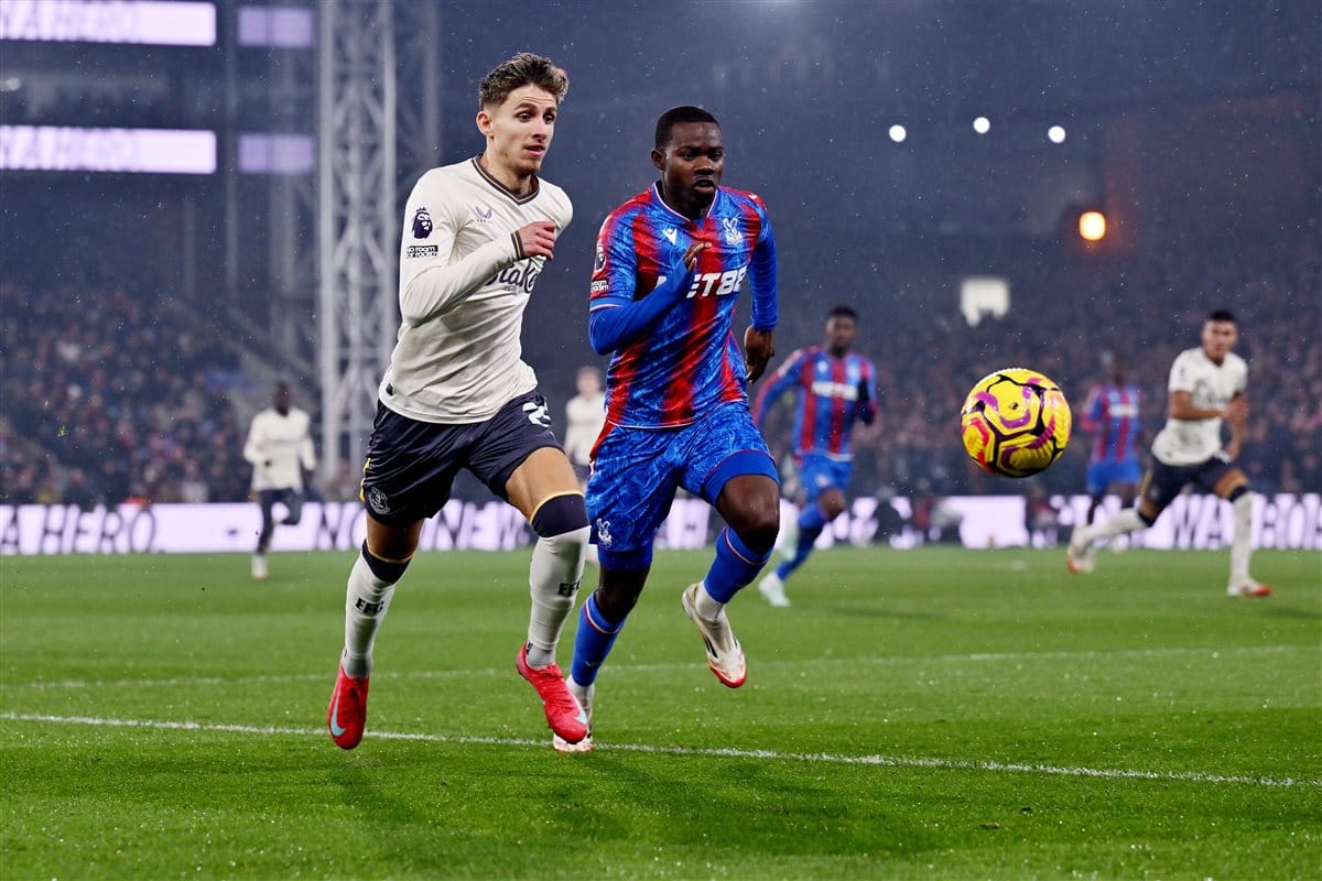 عودة دانيال مونيوز تعزز آمال كريستال بالاس في دوري المؤتمر الأوروبي