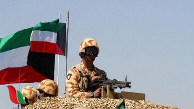 الدفاعات الجوية الكويتية تتصدى لهجمات صاروخية ومسيرات معادية