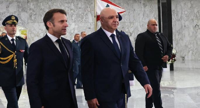 الرئيس اللبناني يثمن جهود فرنسا لوقف التصعيد العسكري ويؤكد تمسك لبنان بقرار الحرب والسلم للدولة