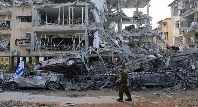 هجوم صاروخي إيراني على الكيان الصهيوني.. انقطاع الكهرباء بحيفا