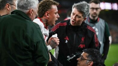 إصابة مهاجم جالطة سراي في إبهامه خلال مباراة أمام ليفربول