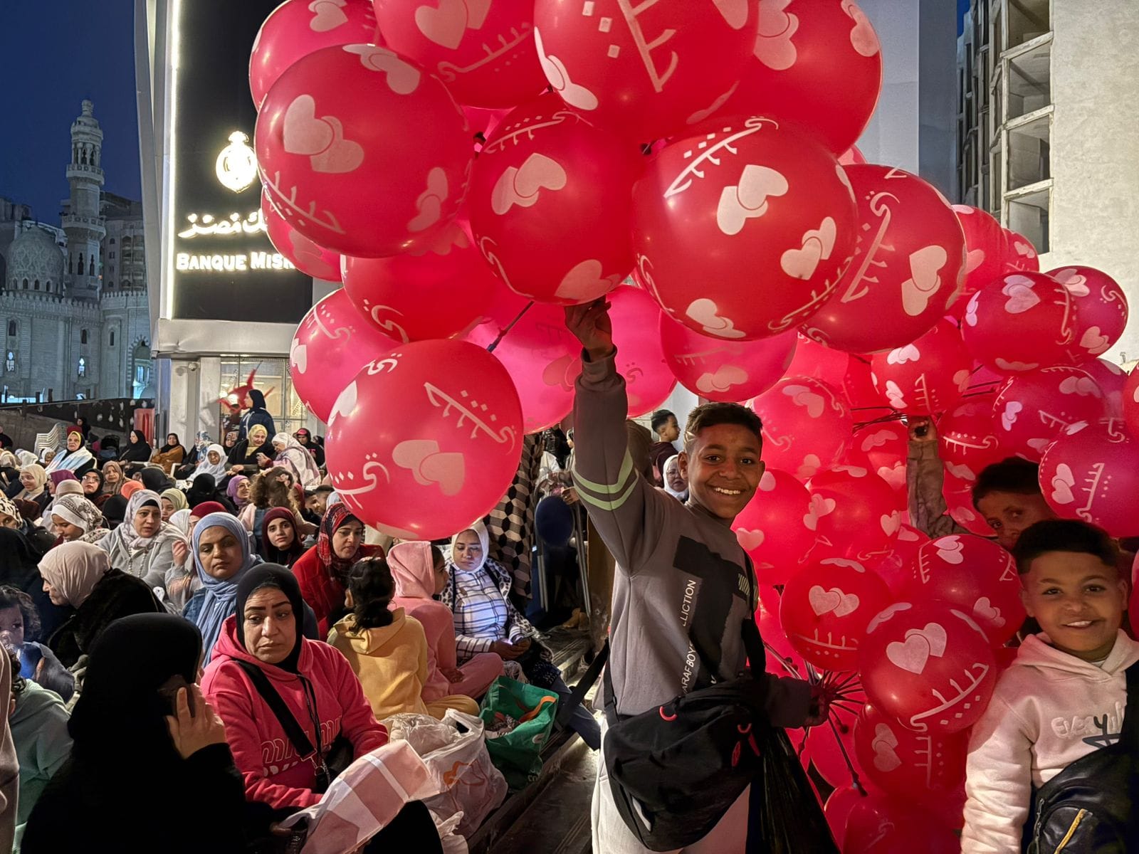 الآلاف يؤدون صلاة عيد الفطر المبارك بساحات ومساجد الإسكندرية