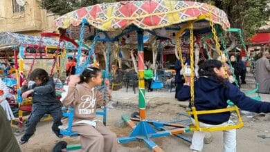 أجواء احتفالية في الإسكندرية: مراجيح المرسي أبو العباس تتصدر احتفالات العيد