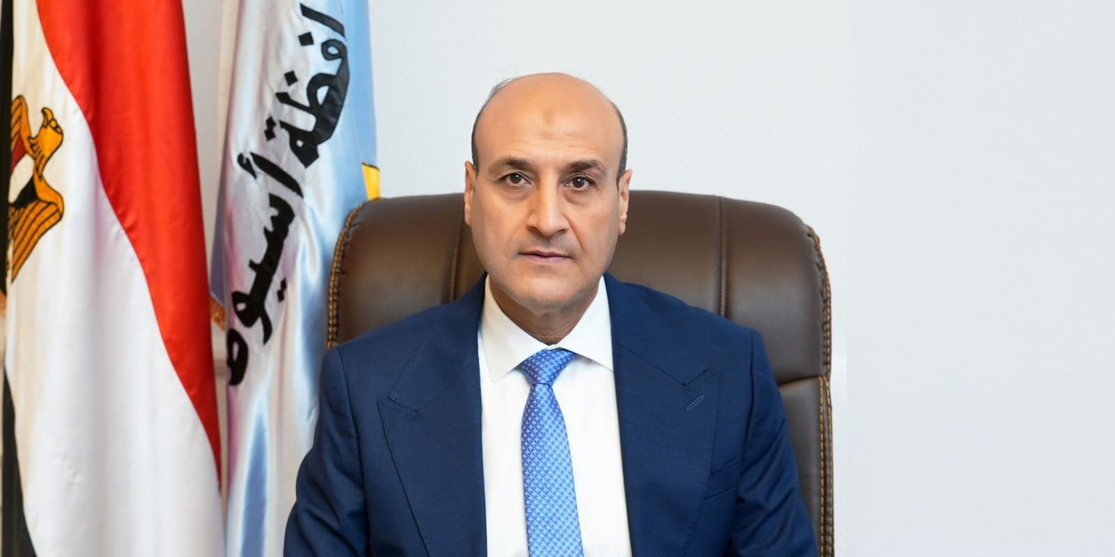 محافظ أسيوط يؤدي صلاة عيد الفطر وسط حشد من المواطنين