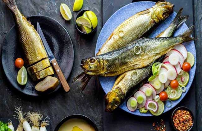 الرنجة.. فوائد غذائية وأضرار وجب الانتباه لها على مائدة العيد