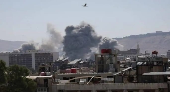 الكيان الصهيوني يقصف أهدافاً سورية رداً على هجمات استهدفت الدروز