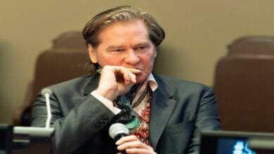 تقنية الذكاء الاصطناعي تعيد إحياء أداء الراحل فال كيلمر في عمل سينمائي جديد