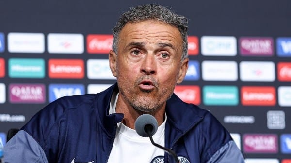 لويس إنريكي يصف مواجهة باريس سان جيرمان وليفربول بالكلاسيكو الأوروبي