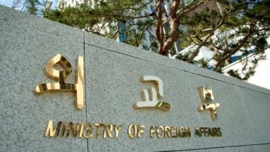 سيول تبحث مع طهران تأمين طرق الطاقة