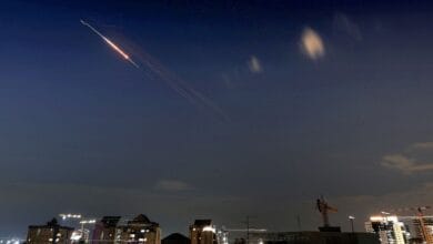 الحرس الثوري الإيراني يستهدف مواقع لسلاح الجو في وسط وشمال الكيان الصهيوني