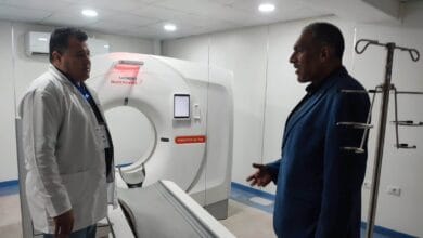 سكرتير عام مطروح يتفقد المستشفى العام والمواقف في ثاني أيام العيد