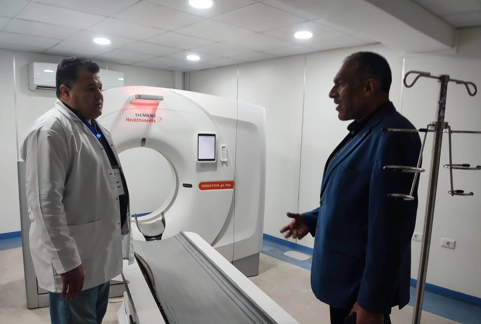 سكرتير عام مطروح يتفقد المستشفى العام والمواقف في ثاني أيام العيد