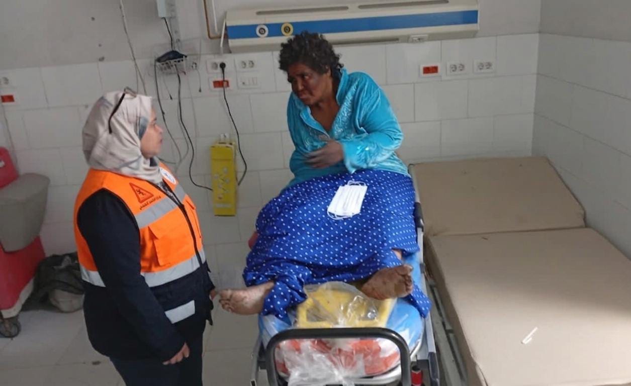 إنقاذ سيدة بلا مأوى تعاني من مشكلات صحية خطيرة في الجيزة