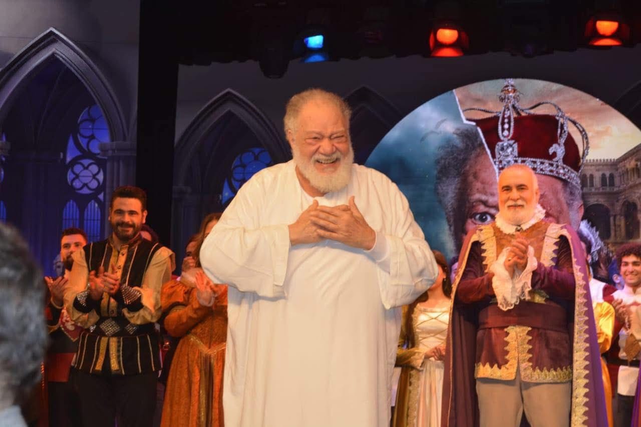 إقبال جماهيري كبير على مسرحية "الملك لير" ليحيى الفخراني في عيد الفطر