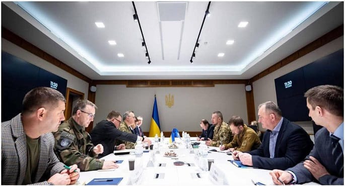 وفد رفيع بالناتو في زيارة غير مسبوقة لأوكرانيا وسط تعثر دبلوماسي