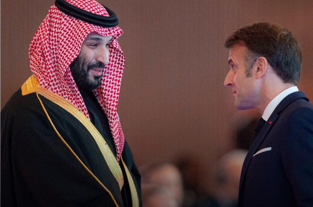 الرئيس الفرنسي يؤكد تضامن بلاده مع السعودية ضد الاعتداءات الإيرانية