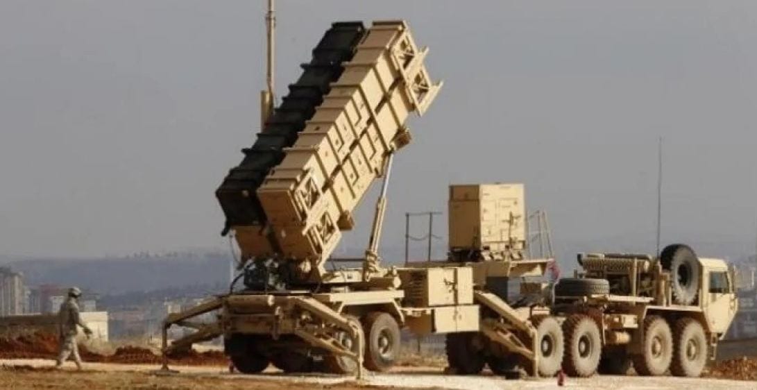 الدفاع السعودية: اعتراض صاروخ باليستي أُطلق باتجاه الرياض وسقوط الآخر بمنطقة غير مأهولة