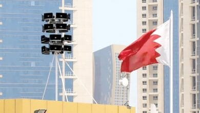 البحرين: إطلاق صفارات الإنذار وطلب التوجه لأماكن آمنة