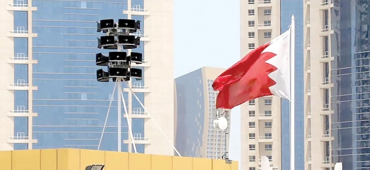 البحرين: إطلاق صفارات الإنذار وطلب التوجه لأماكن آمنة