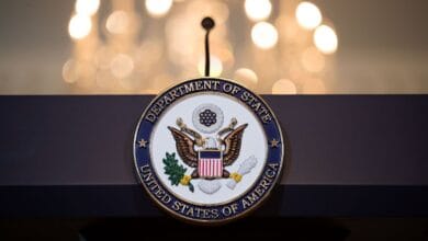الخارجية الأمريكية تحث مواطنيها على توخي الحذر عالمياً