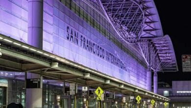 واشنطن بوست: توسع غير مسبوق لعملاء الهجرة في المطارات الأمريكية بعد تهديدات ترامب