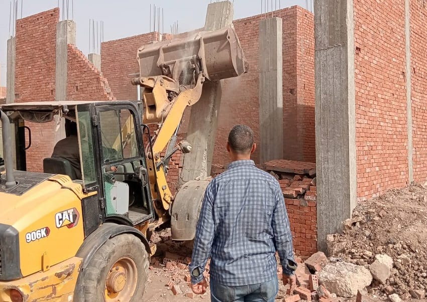 محافظ القليوبية يتابع المرحلة الثالثة من "الموجة 28" لإزالة التعديات بمركز قليوب