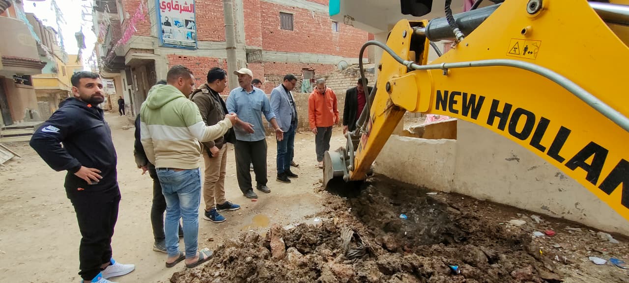 محافظ كفر الشيخ يوجّه بحل عاجل لتسرب مياه الشرب بقرية المربعين