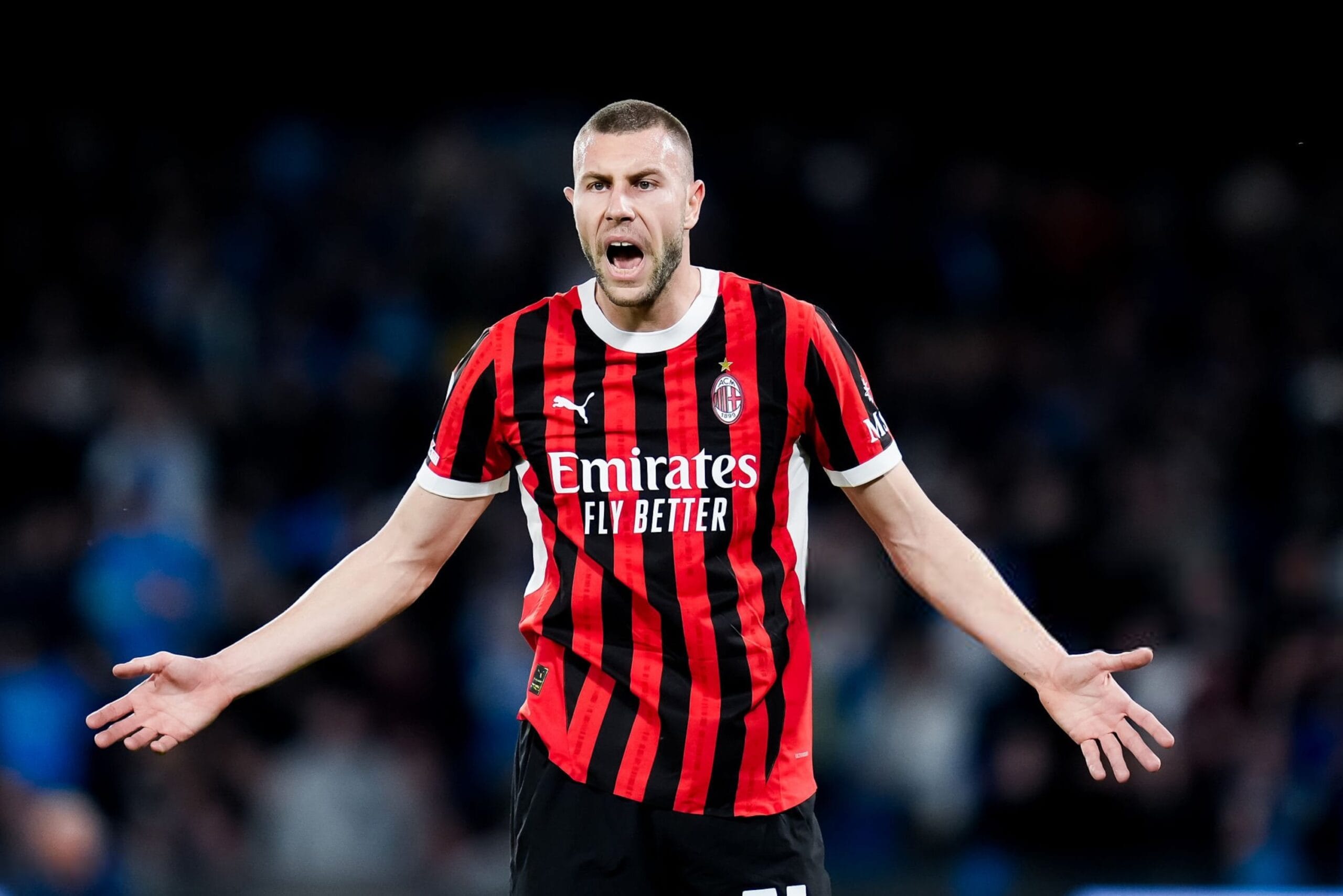 تشيلسي يستعد لتقديم عرض لضم مدافع ميلان بـ 40 مليون يورو