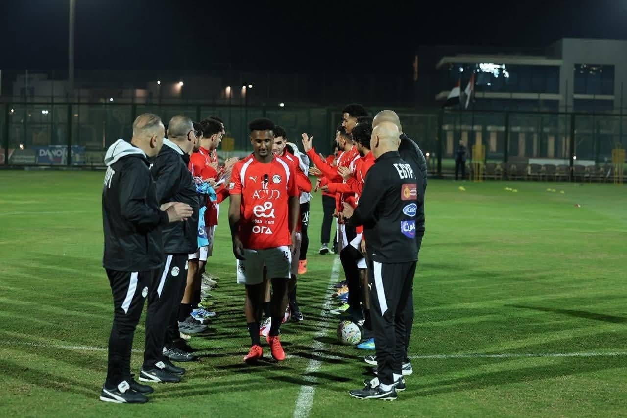 منتخب مصر يحتفي بالوافدين الجدد بممر شرفي استعداداً للوديات المقبلة