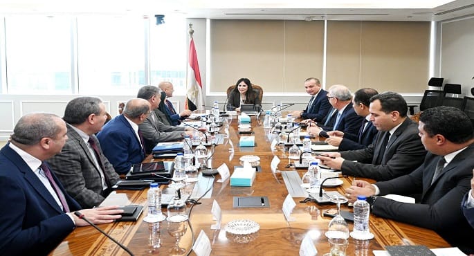 وزيرة الإسكان تتابع جهود توطين صناعة المهمات بمشروعات مياه الشرب والصرف الصحي