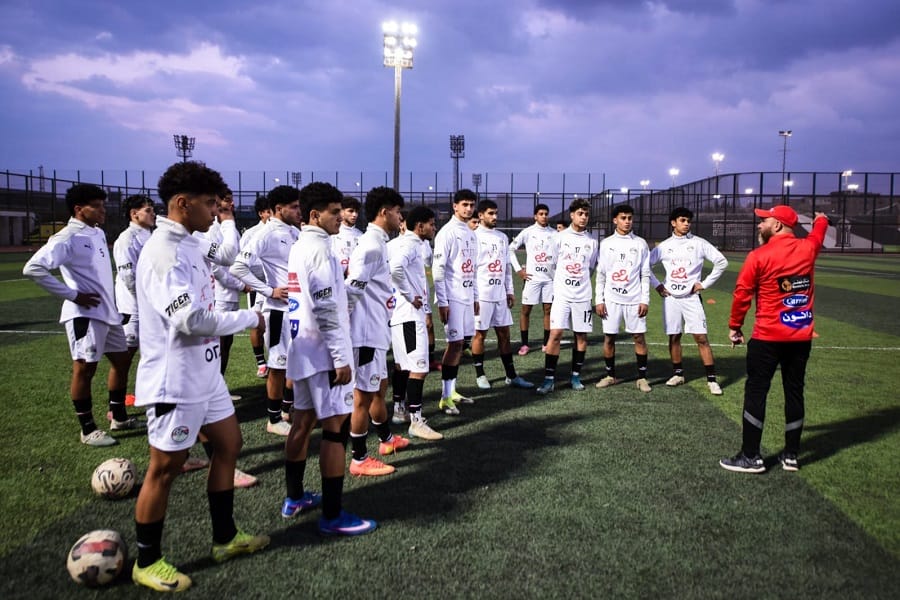 منتخب الشباب يبدأ معسكره التحضيري بمران حماسي ومحاضرة فنية