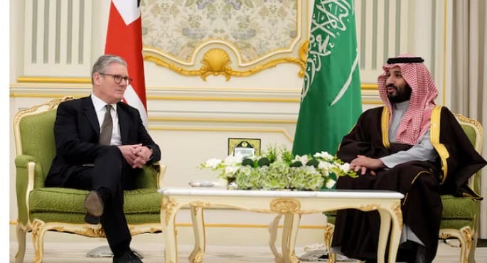 ولي العهد السعودي ورئيس وزراء بريطانيا يبحثان خفض التصعيد الإقليمي
