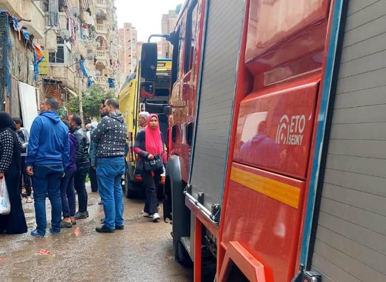 مصرع سيدة إثر انهيار سقف شقة في الإسكندرية بالتزامن مع الطقس السيئ