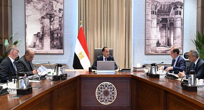 رئيس الوزراء يتابع إجراءات ترشيد استهلاك المواد البترولية والكهرباء