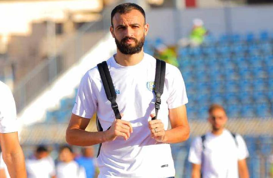 فيفا يوقف قيد الإسماعيلي لثلاث فترات بسبب مستحقات النقاز