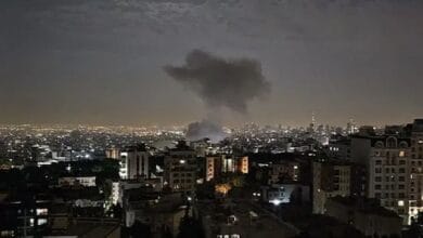 قصف إسرائيلي يدمر مبنى سكني في بندر عباس