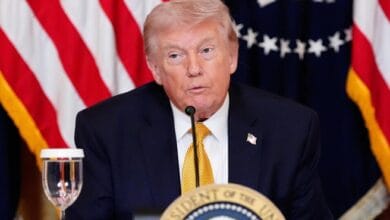 استطلاع: غالبية الأمريكيين يرفضون الحرب على إيران وينتقدون إدارة ترامب