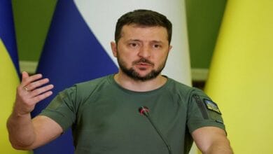 زيلينسكي: أوكرانيا تشن غارات على بنية روسيا للطاقة لمواصلة الضغط