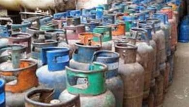 ضبط صاحب مستودع غاز لتصرفه في 332 أسطوانة بكفر الشيخ