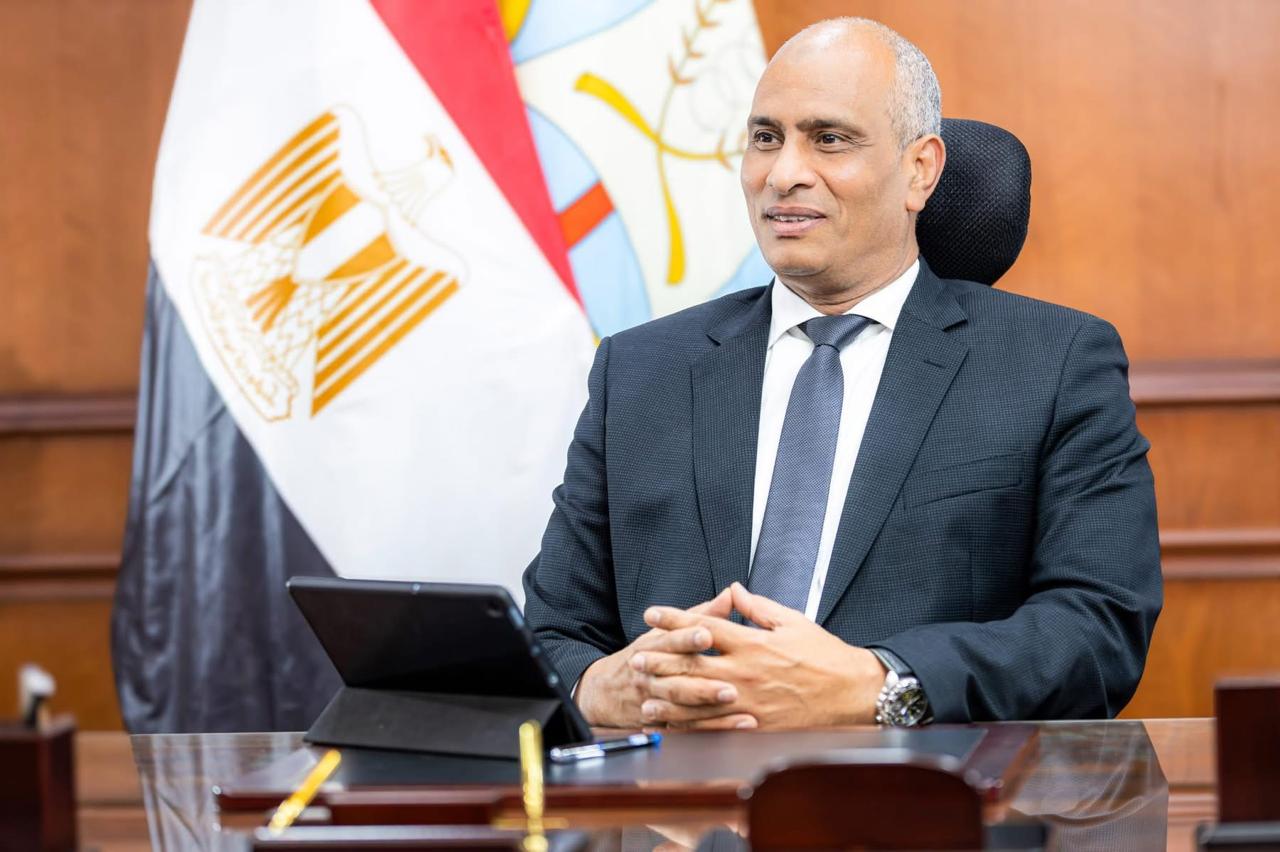 محافظ كفر الشيخ يهنئ الأمهات المثاليات.. هانم أحمد وتريزا موريس نموذجان للعطاء