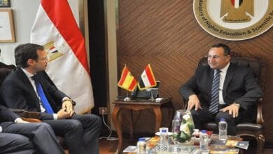 وزير التعليم العالي يبحث سبل تعزيز التعاون مع سفير مملكة إسبانيا ووفد جامعة IE
