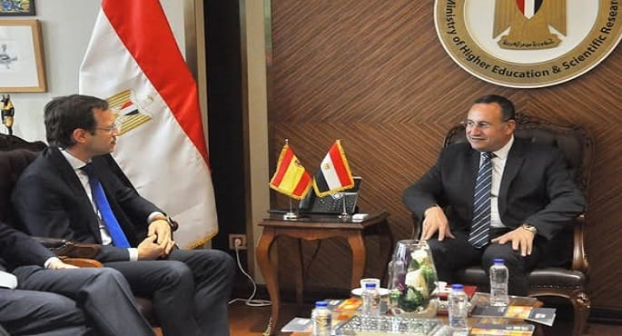 وزير التعليم العالي يبحث سبل تعزيز التعاون مع سفير مملكة إسبانيا ووفد جامعة IE